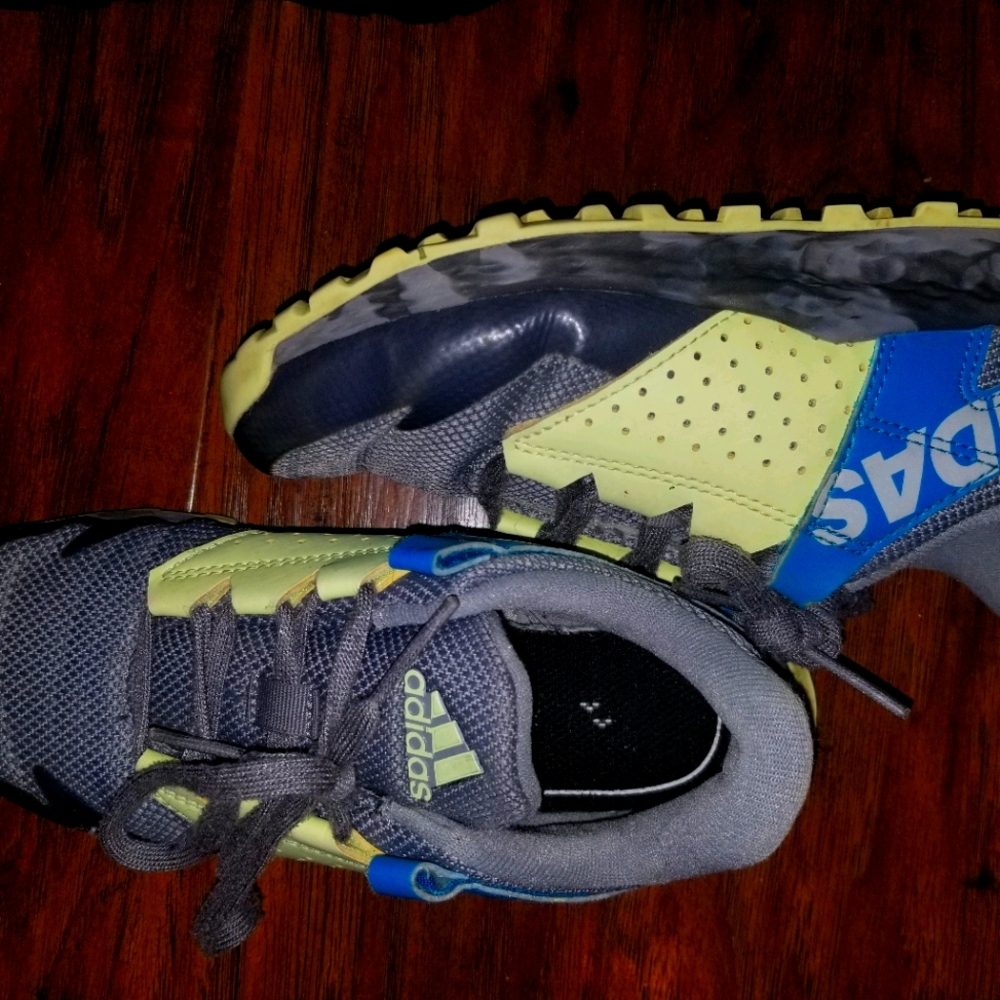 Boys sneakers
